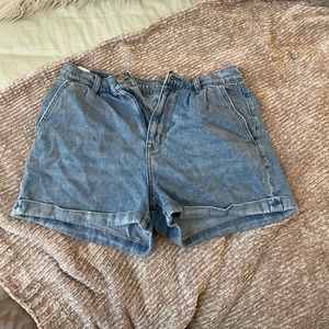 AMERICAN EAGLE mom jean shorts